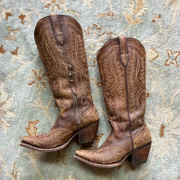 Ariat Shoes - Women’s Ariat Casanova Western Boots Naturally Distressed Brown Size 6.5